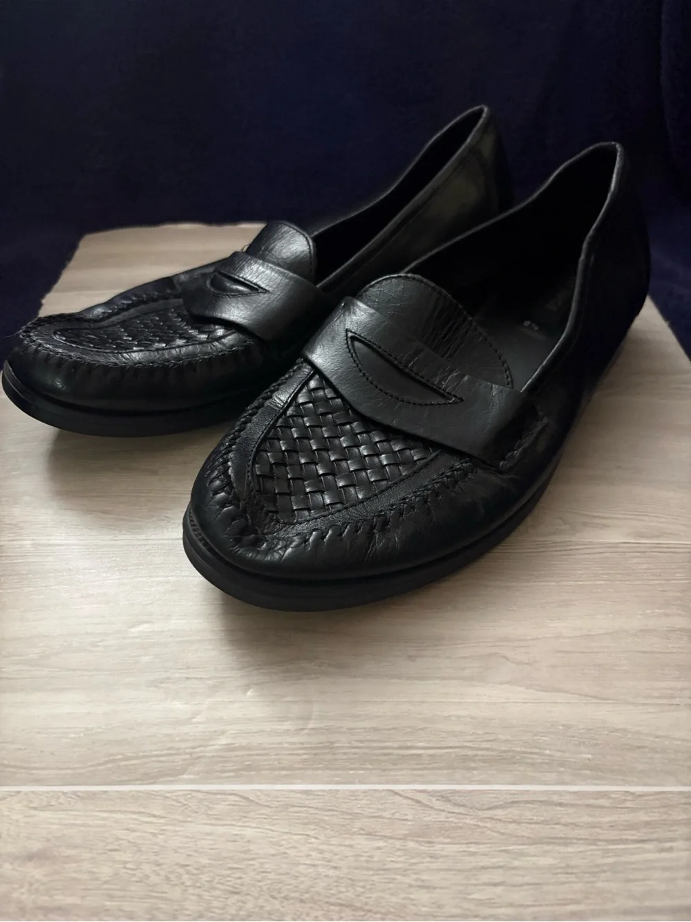 George men’s black leather loafer